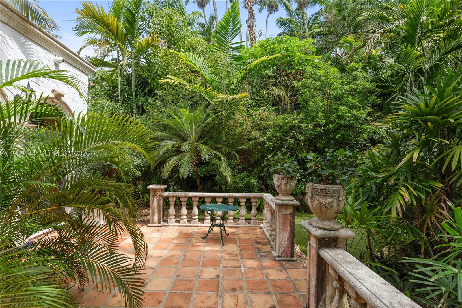 3685 Royal Palm Ave Miami, FL 33133