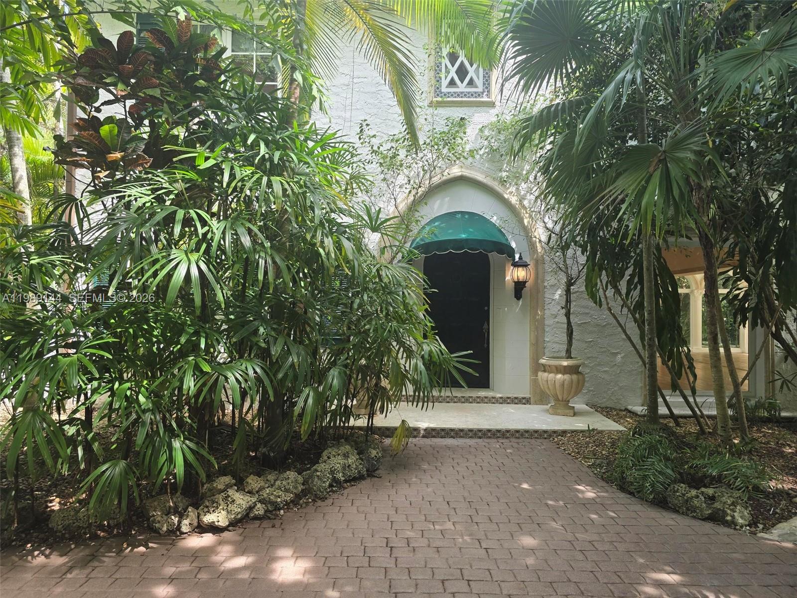 3685 Royal Palm Ave Miami, FL 33133