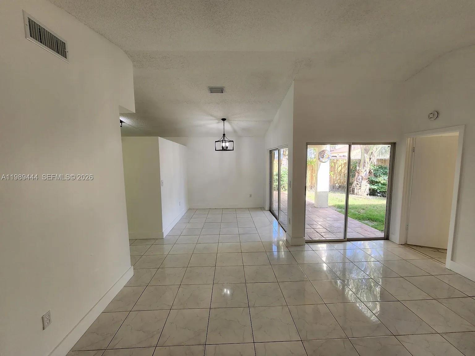 11806 SW 102nd St Miami, FL 33186