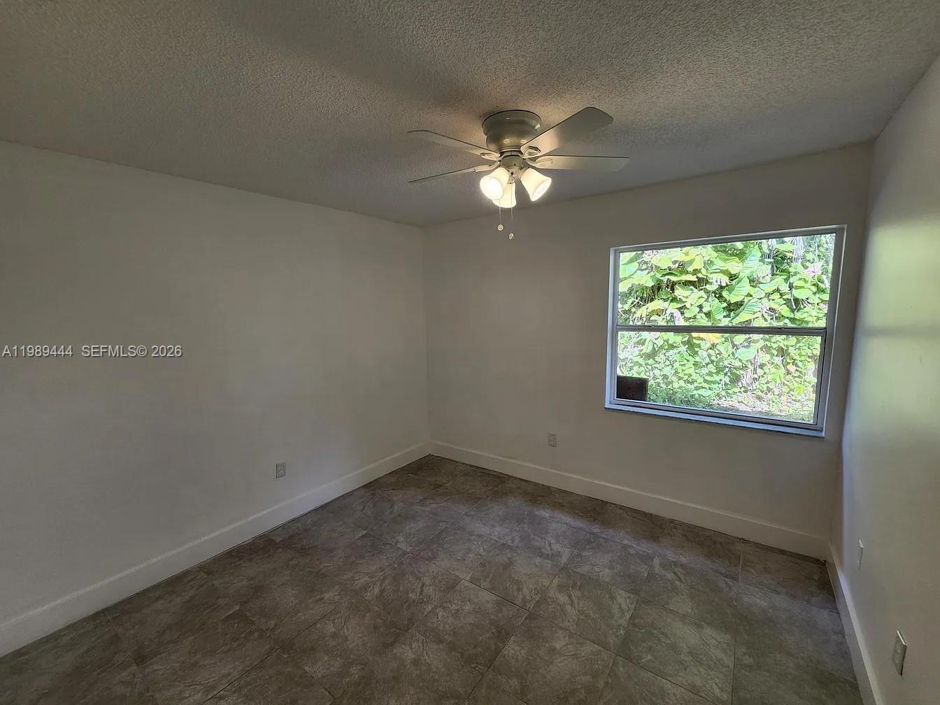 11806 SW 102nd St Miami, FL 33186