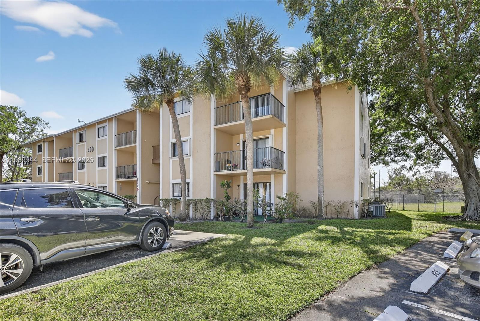 400 W Palm Cir W #306