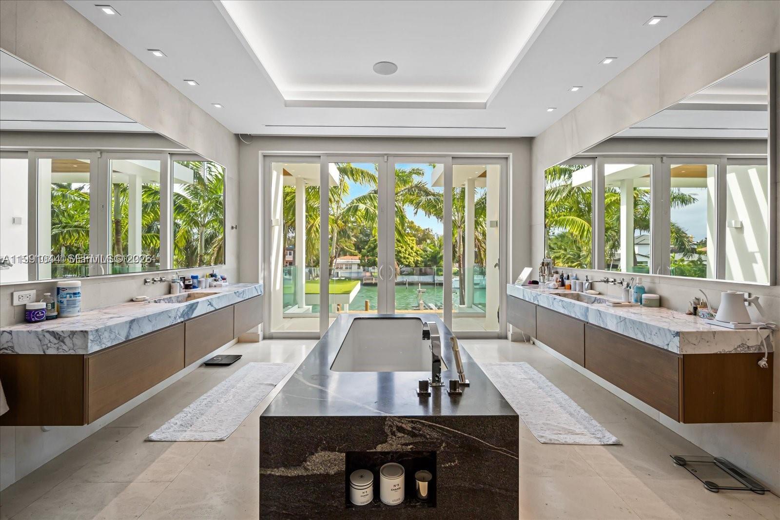 3465 N Meridian Ave Miami Beach, FL 33140