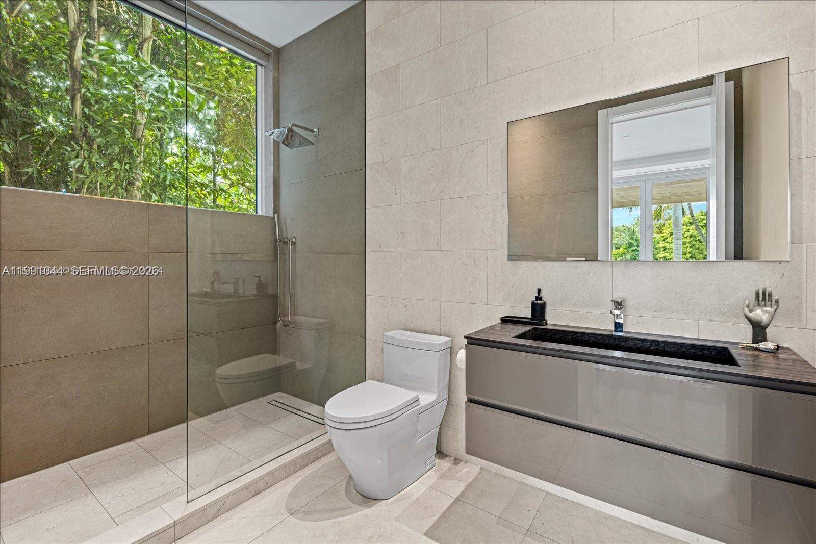 3465 N Meridian Ave Miami Beach, FL 33140