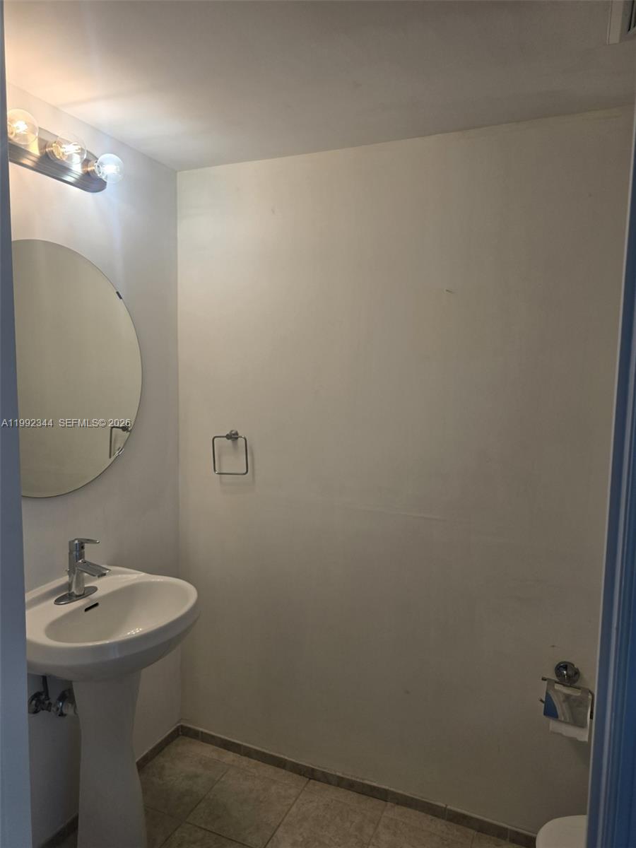 60 SW 13th St #2604 Miami, FL 33130