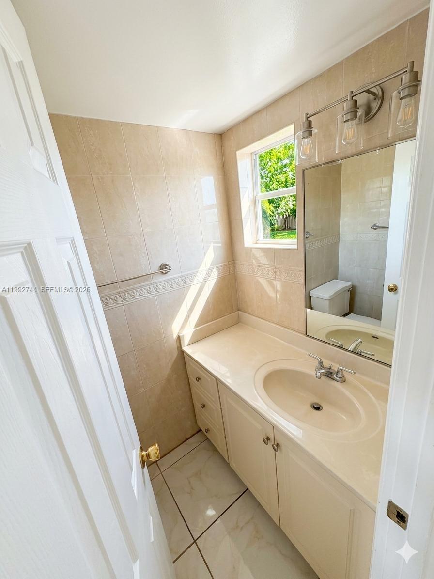 19051 NE 2nd Ave #1503 Miami, FL 33179