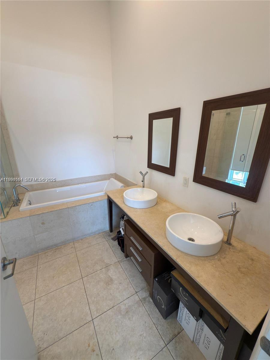 image Icon Brickell I5