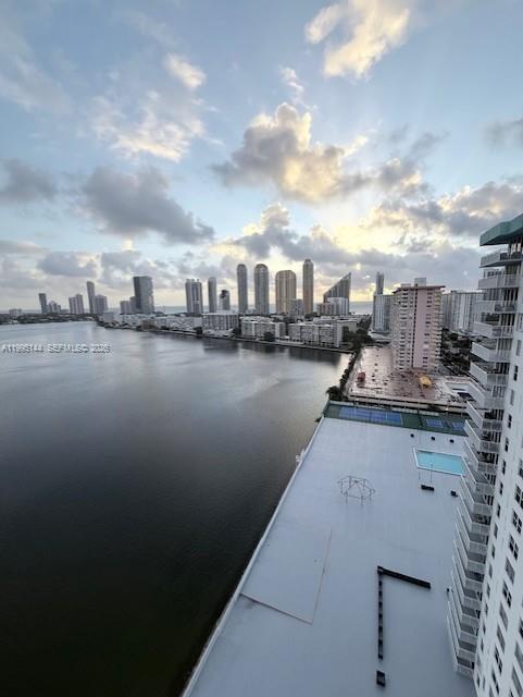 image Winston Towers 50011