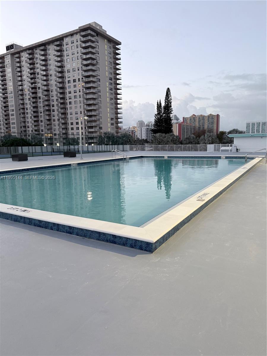 image Winston Towers 50025
