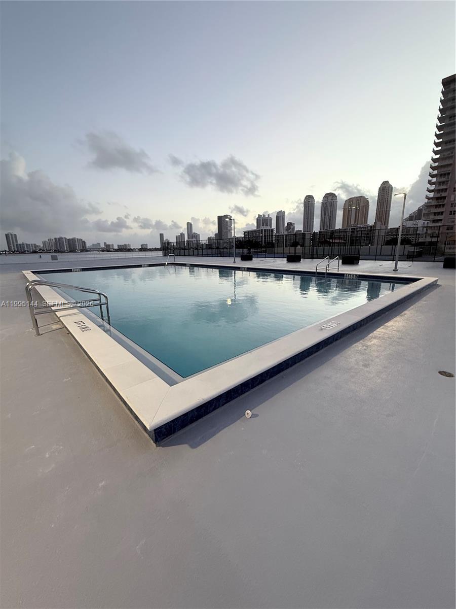 image Winston Towers 50026