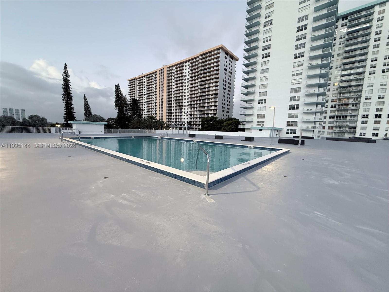 image Winston Towers 50028