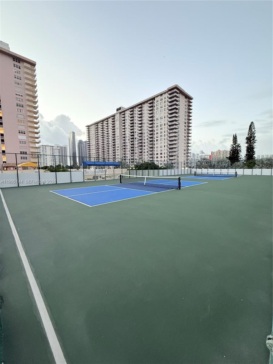 image Winston Towers 50030