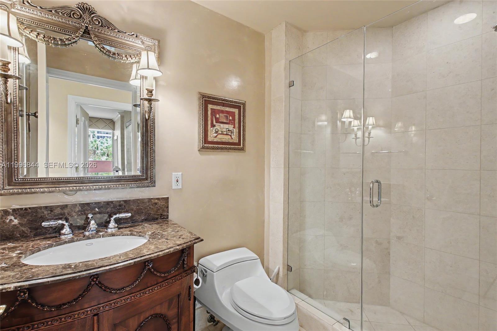 60 Edgewater Dr #3G Coral Gables, FL 33133