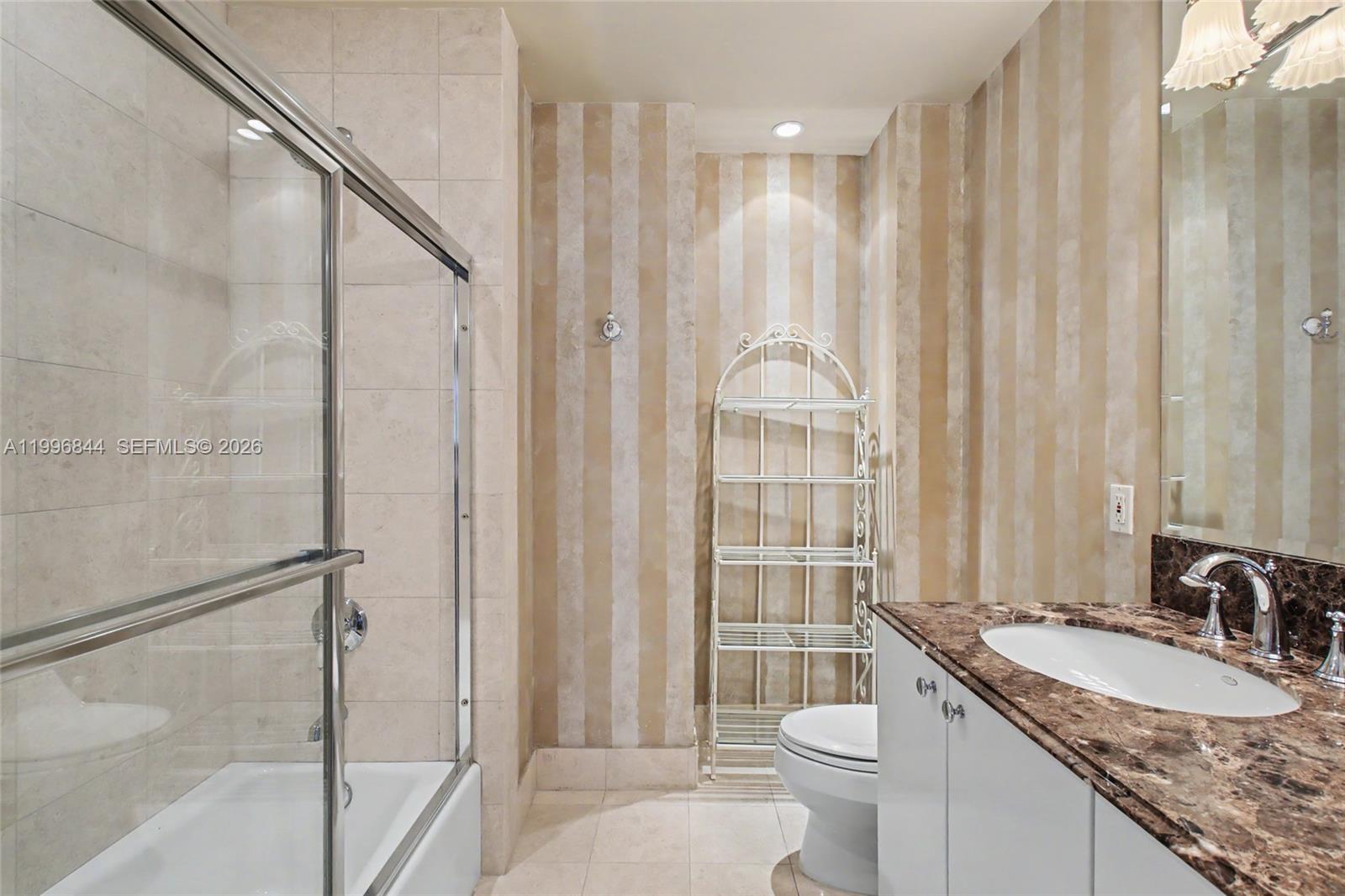 60 Edgewater Dr #3G Coral Gables, FL 33133