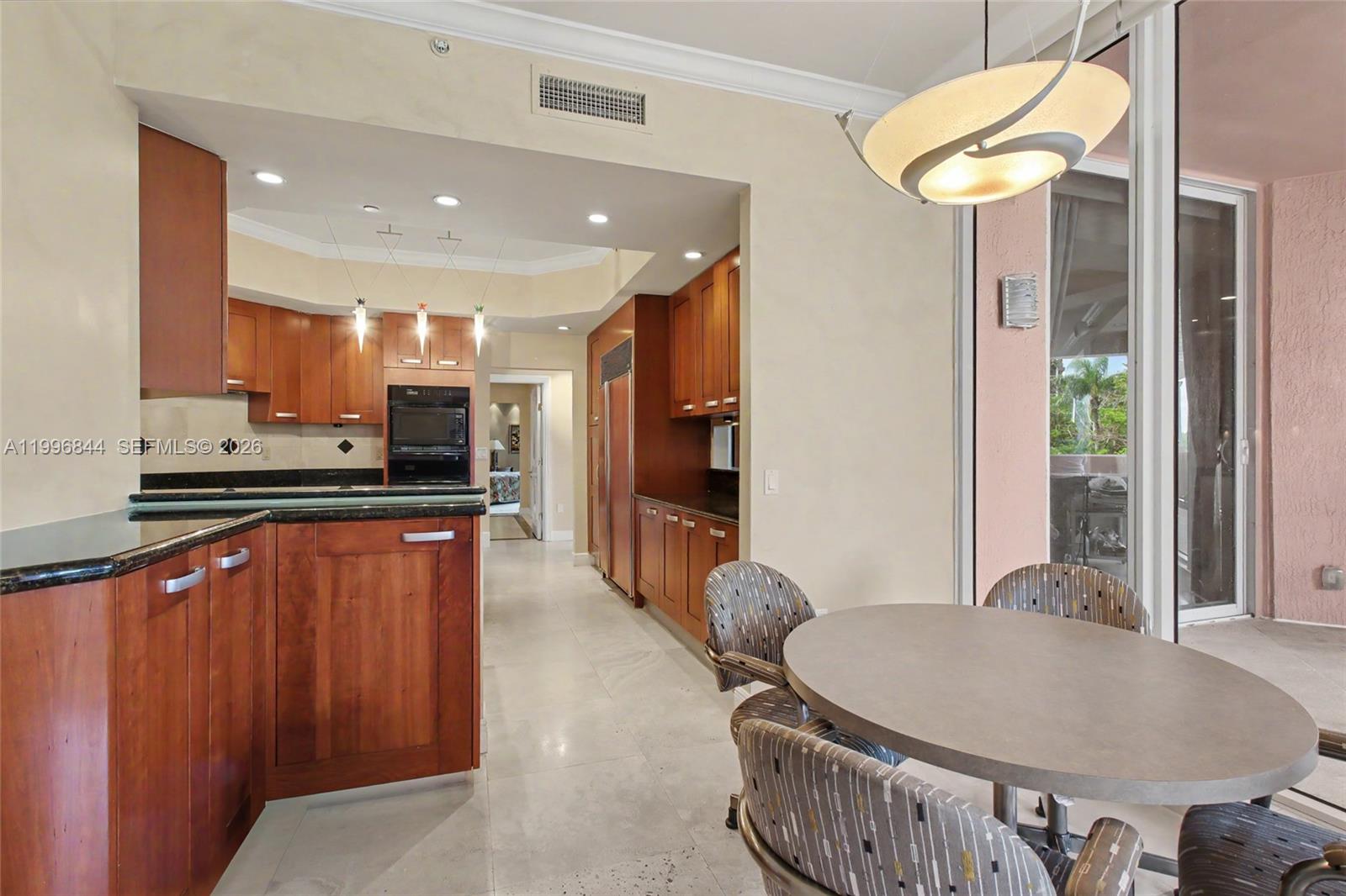 60 Edgewater Dr #3G Coral Gables, FL 33133