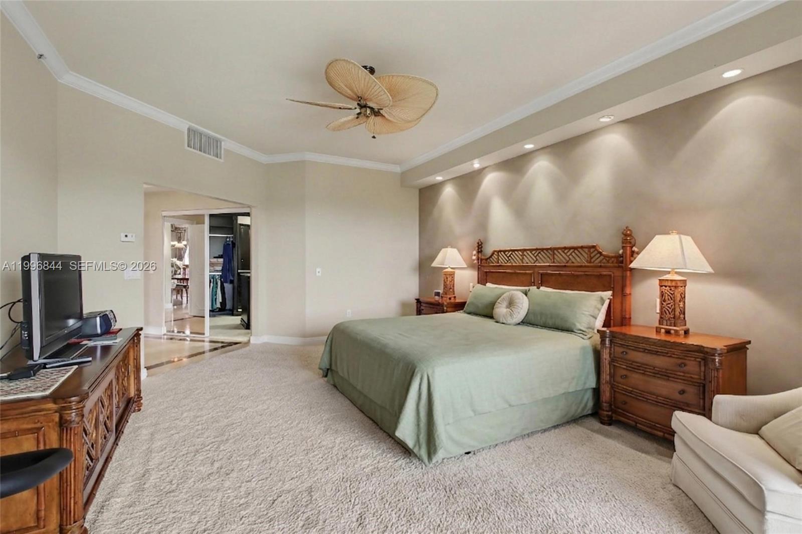 60 Edgewater Dr #3G Coral Gables, FL 33133