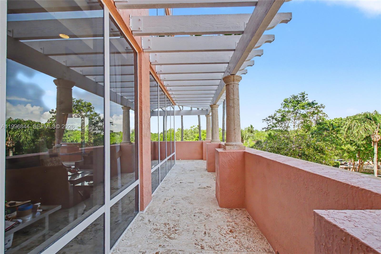 60 Edgewater Dr #3G Coral Gables, FL 33133