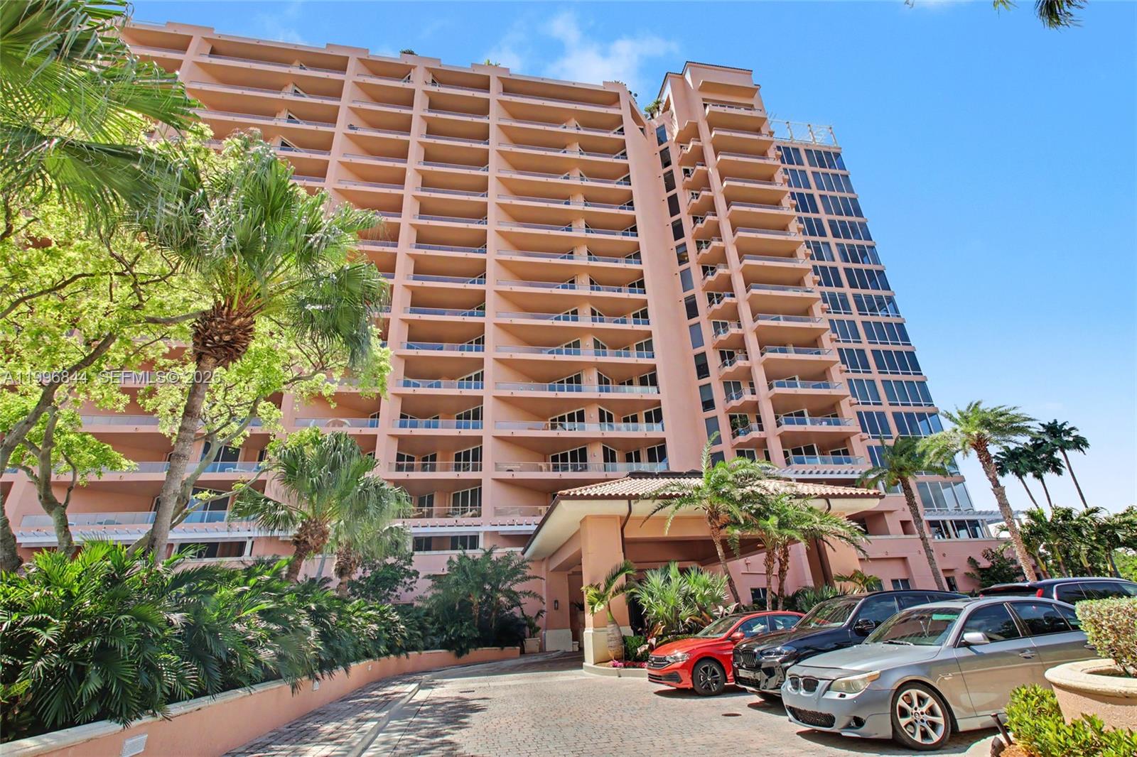 60 Edgewater Dr #3G Coral Gables, FL 33133