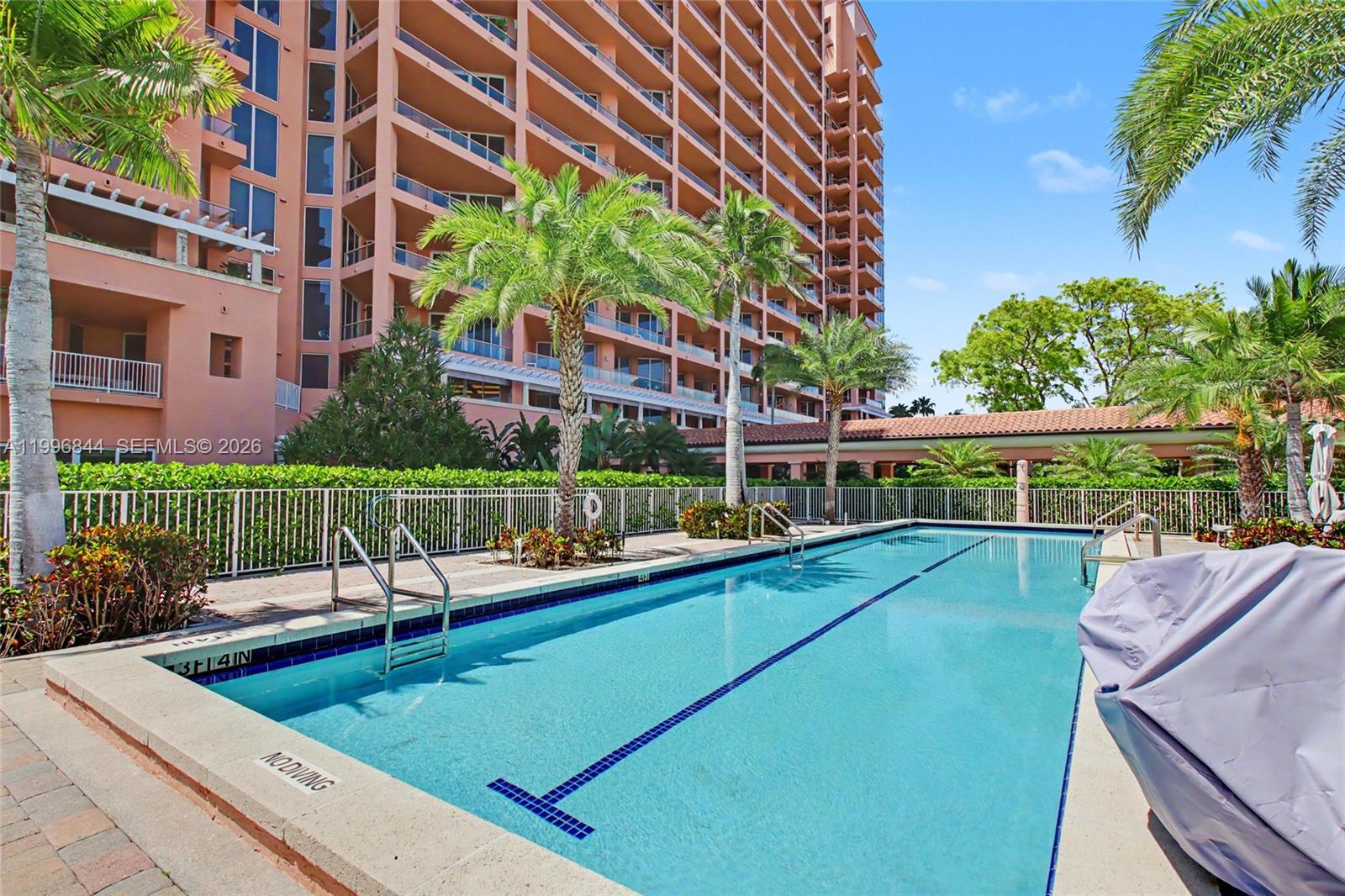 60 Edgewater Dr #3G Coral Gables, FL 33133