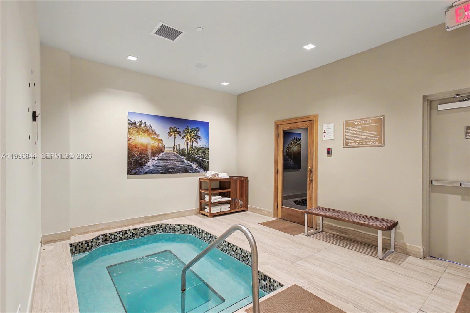 60 Edgewater Dr #3G Coral Gables, FL 33133