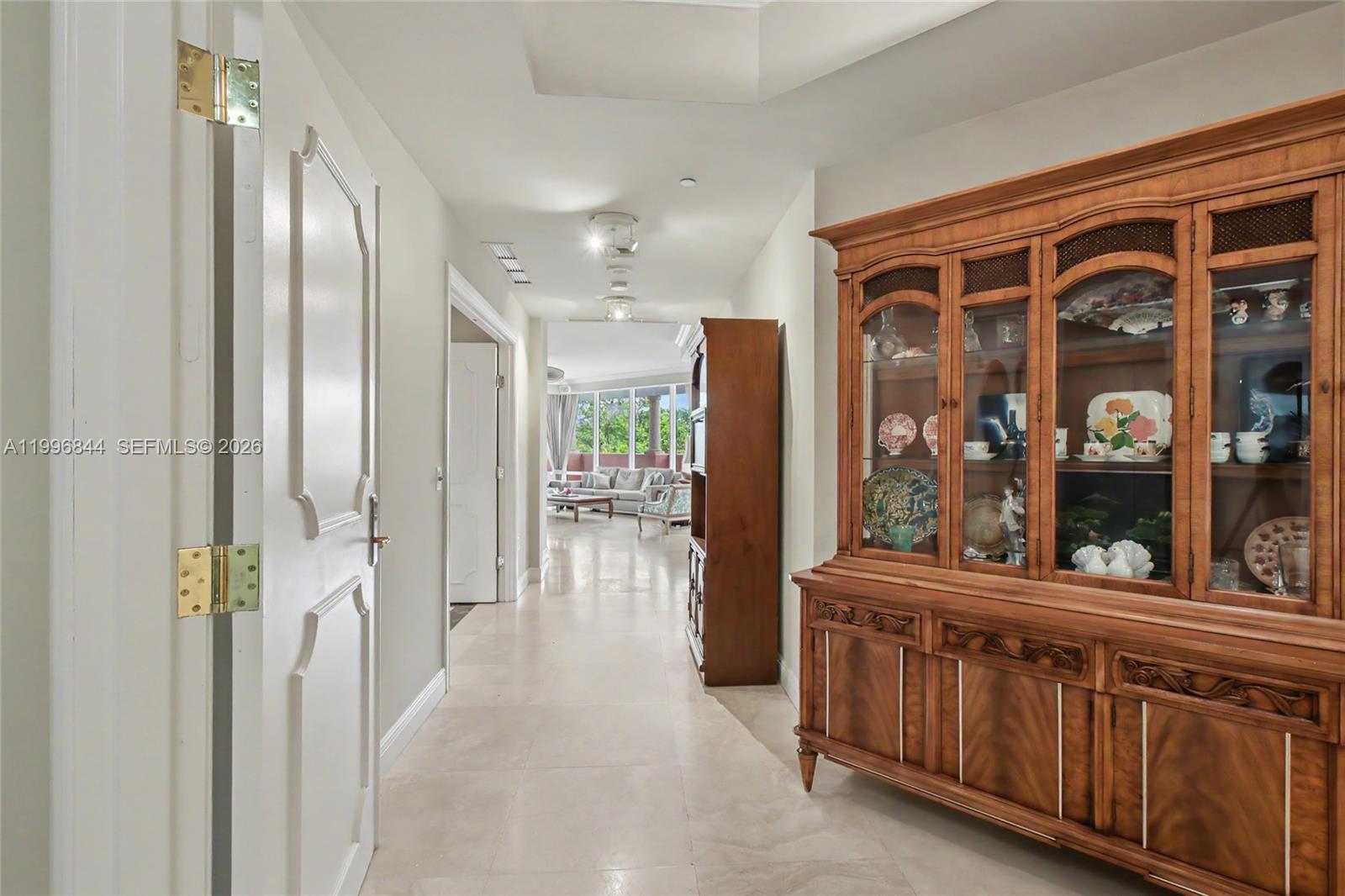 60 Edgewater Dr #3G Coral Gables, FL 33133