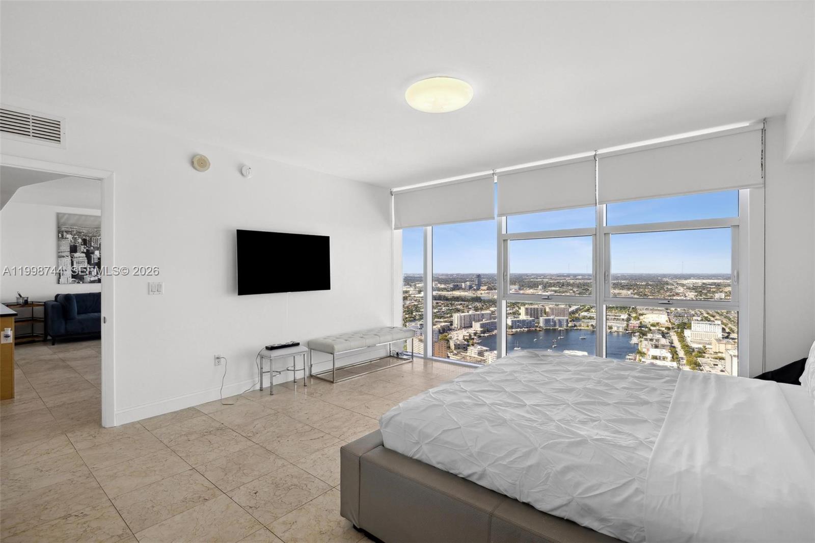 image Beach Club 210