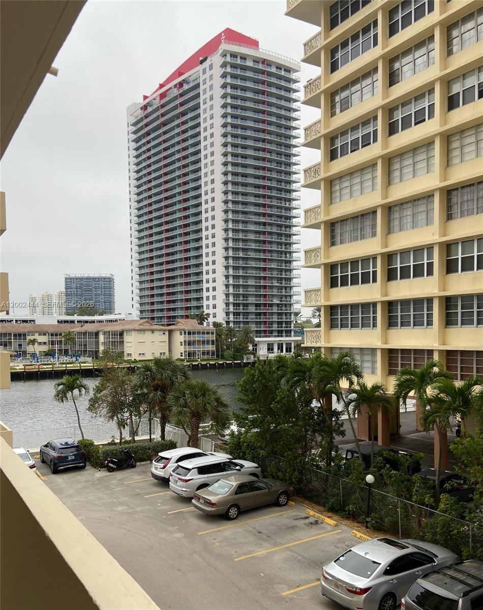 1833 S Ocean Dr #309 Hallandale Beach, FL 33009