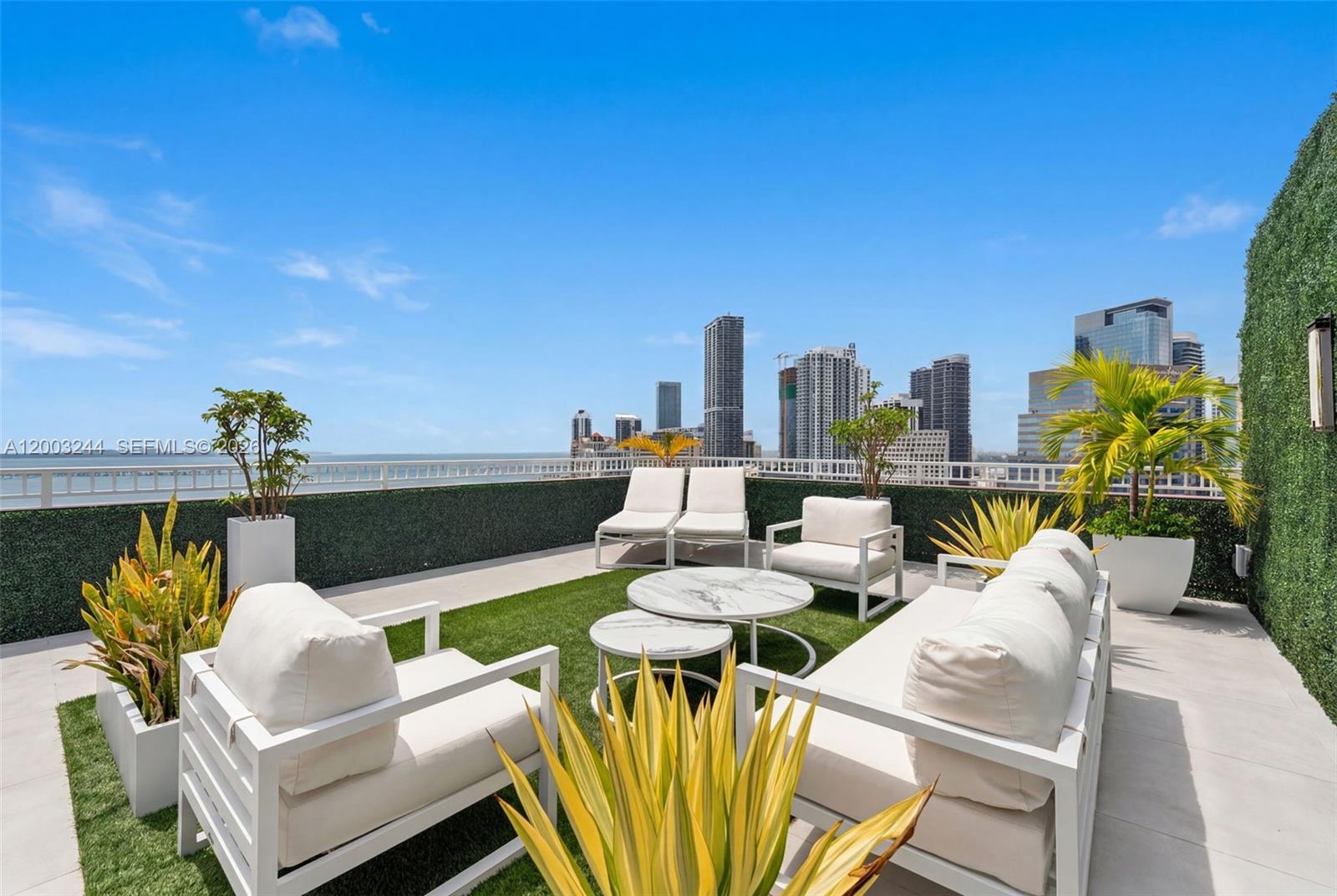 801 Brickell Key Blvd #PH3306 Miami, FL 33131