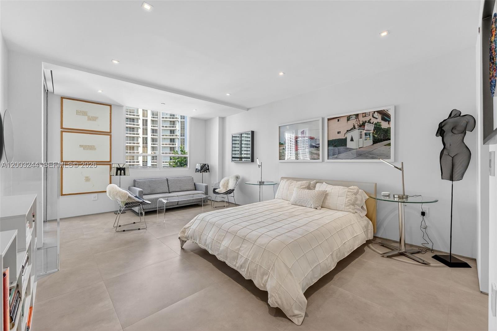 801 Brickell Key Blvd #PH3306 Miami, FL 33131