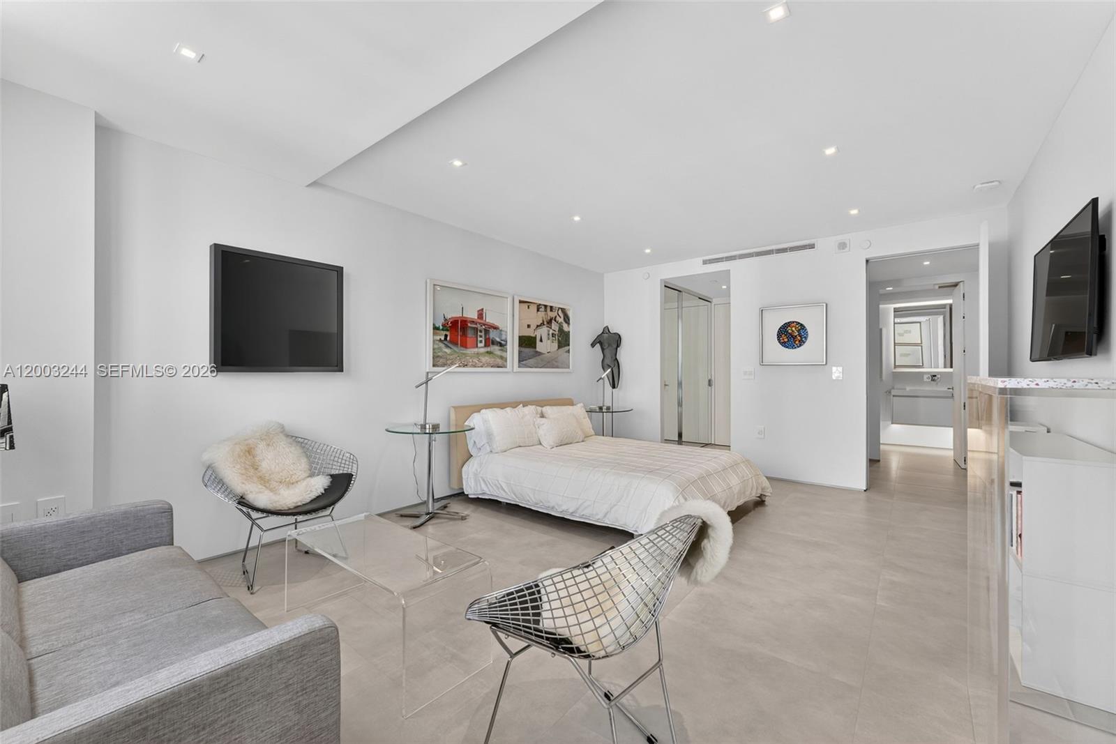 801 Brickell Key Blvd #PH3306 Miami, FL 33131