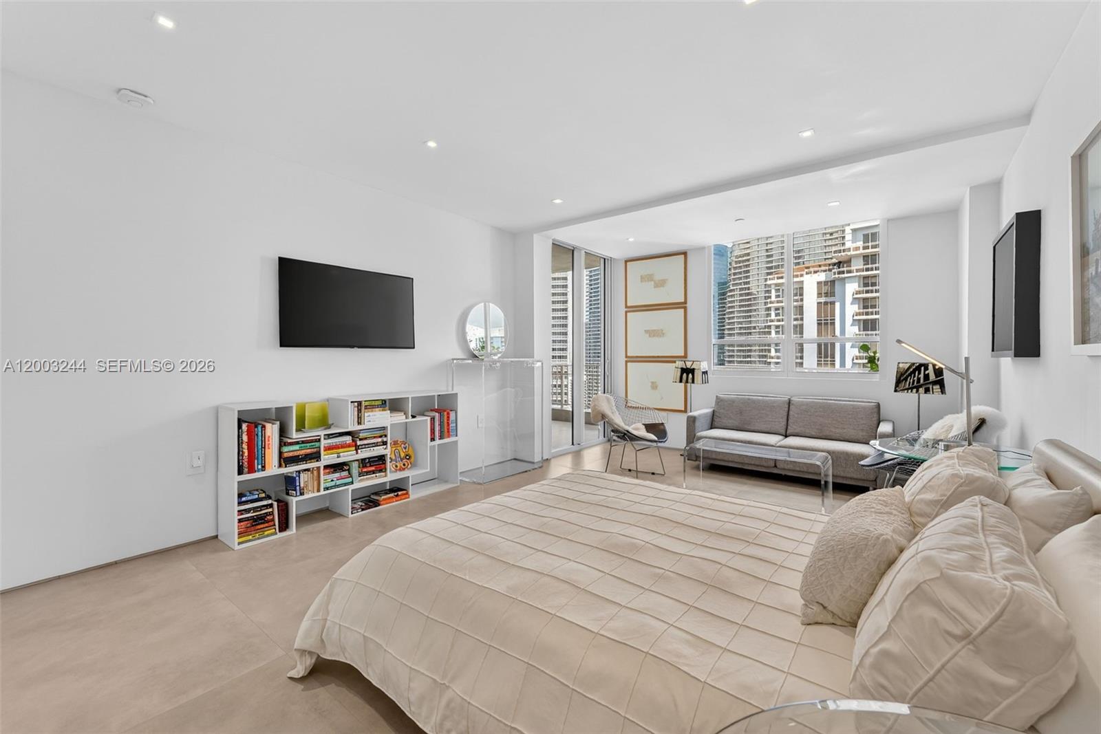 801 Brickell Key Blvd #PH3306 Miami, FL 33131