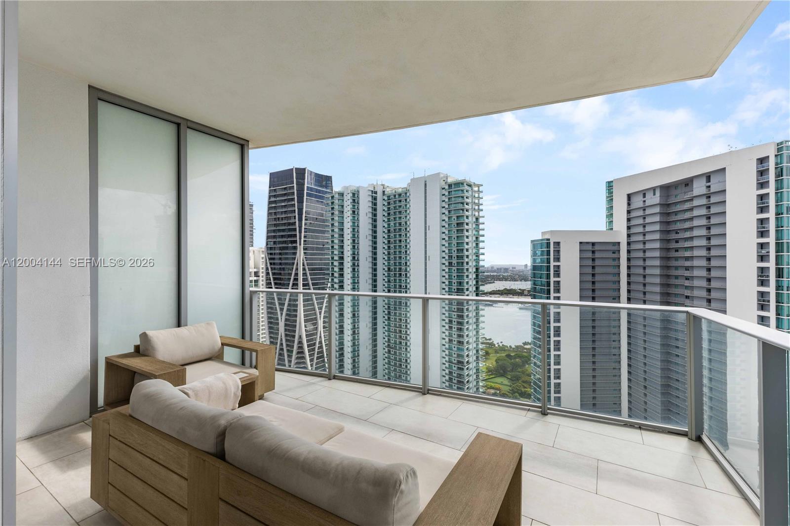 image Paramount Miami Worldcenter24