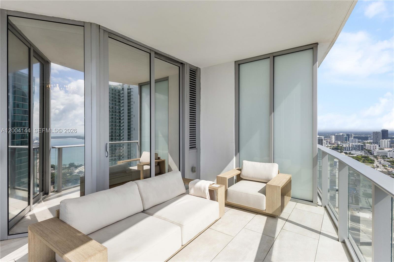 image Paramount Miami Worldcenter25