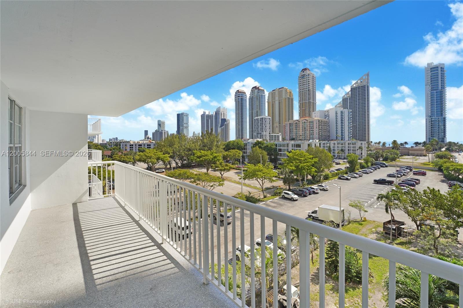 image Winston Towers 40012