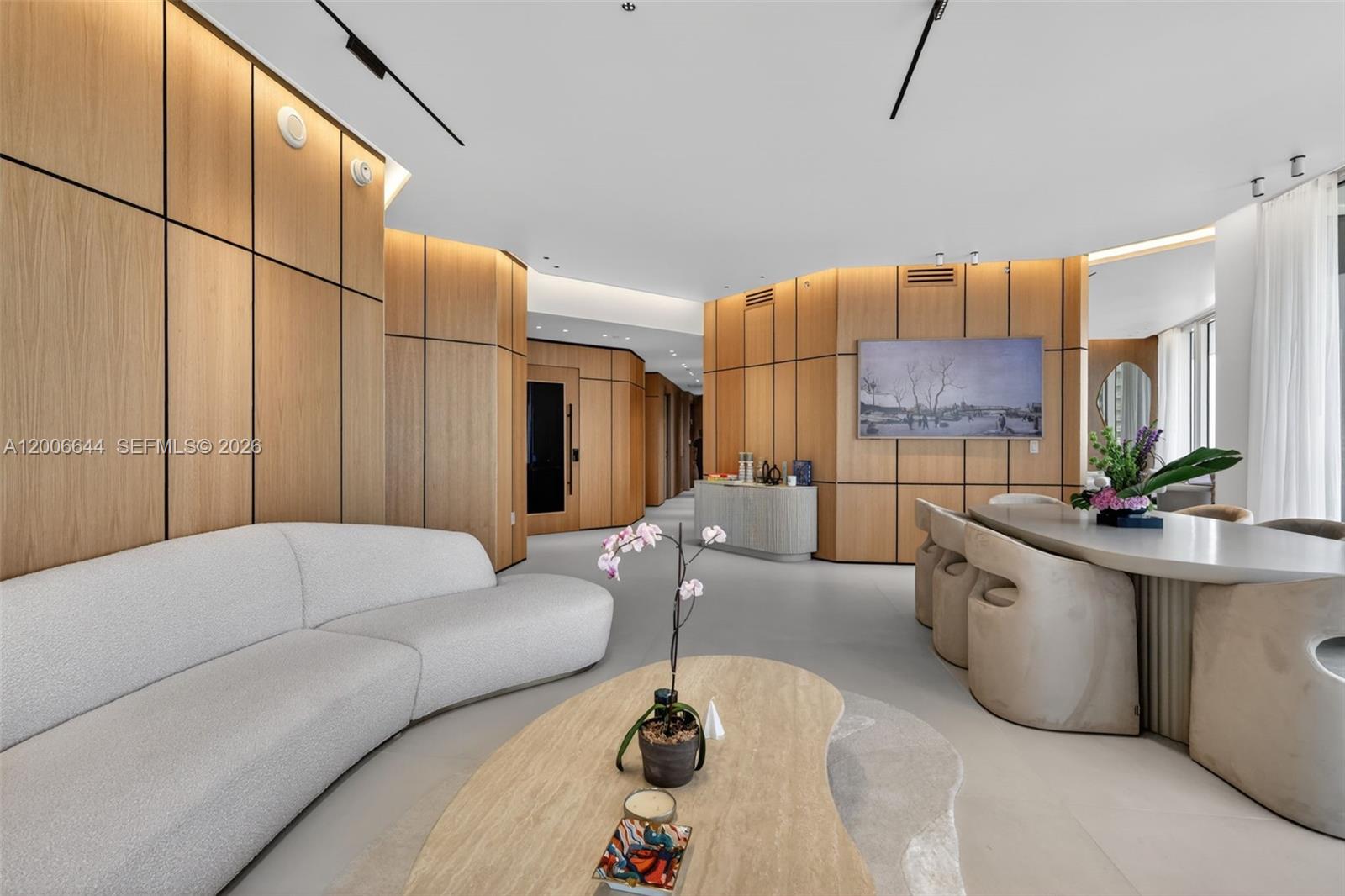 4100 Island Blvd #904 Aventura, FL 33160