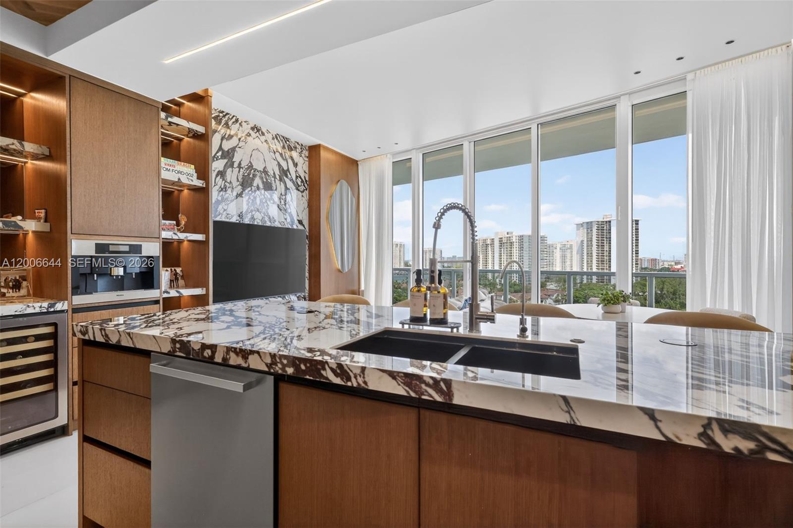 4100 Island Blvd #904 Aventura, FL 33160