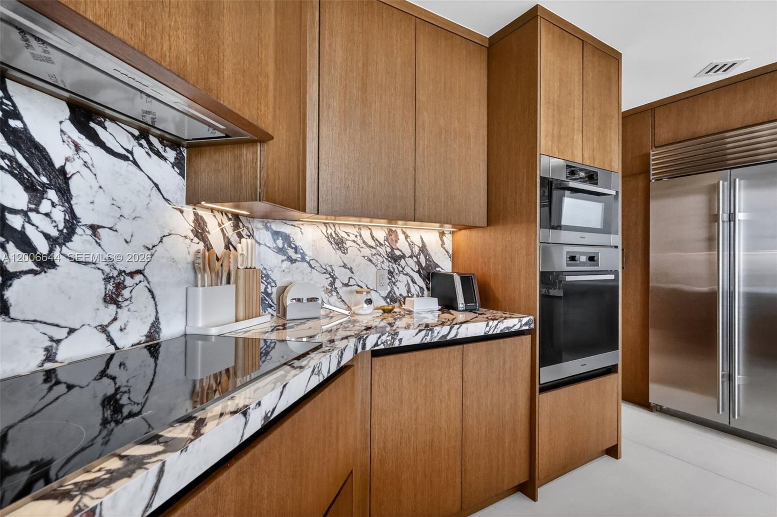 4100 Island Blvd #904 Aventura, FL 33160