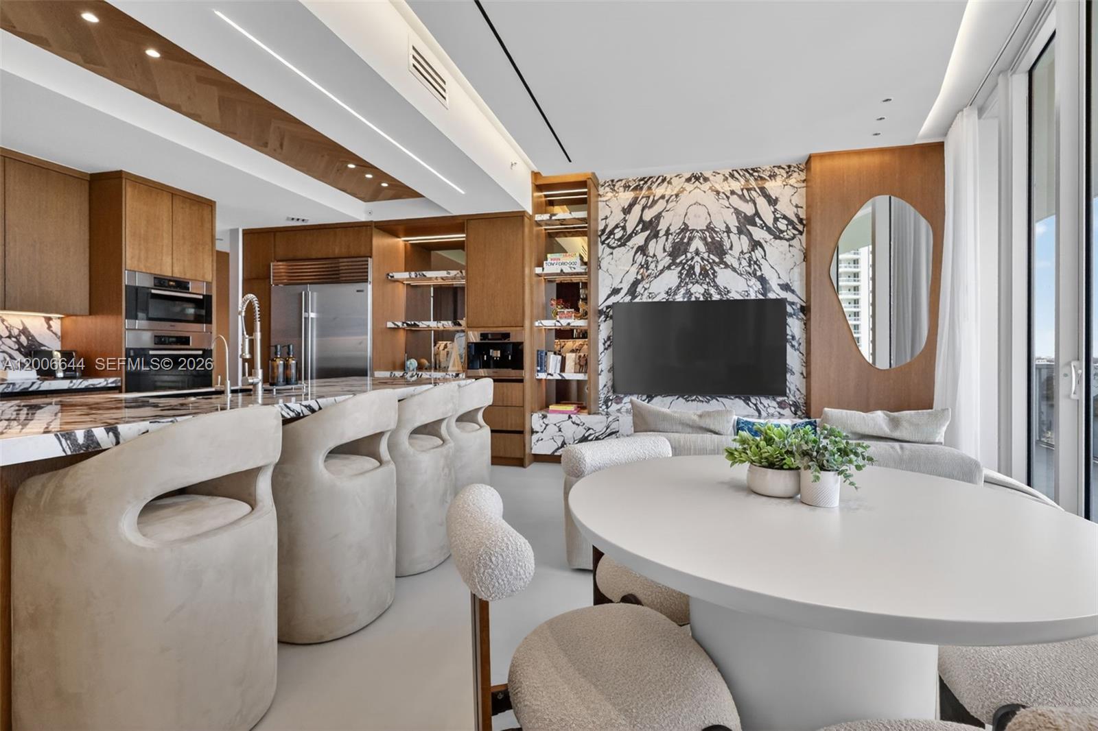 4100 Island Blvd #904 Aventura, FL 33160