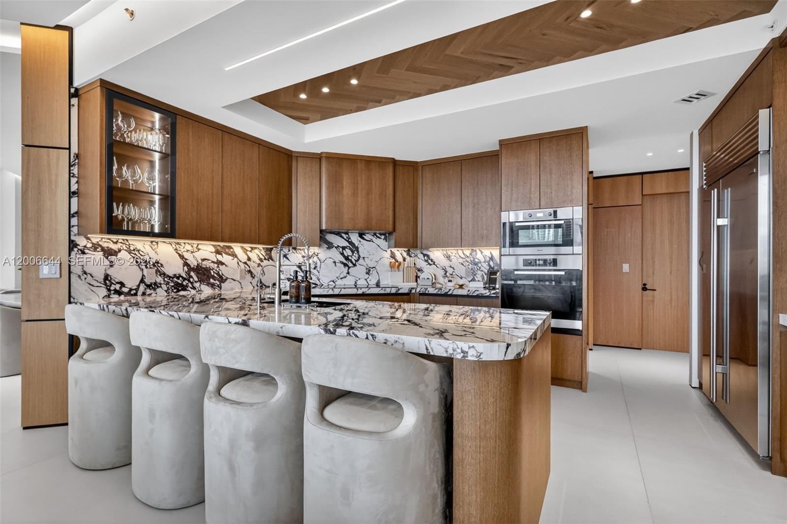 4100 Island Blvd #904 Aventura, FL 33160