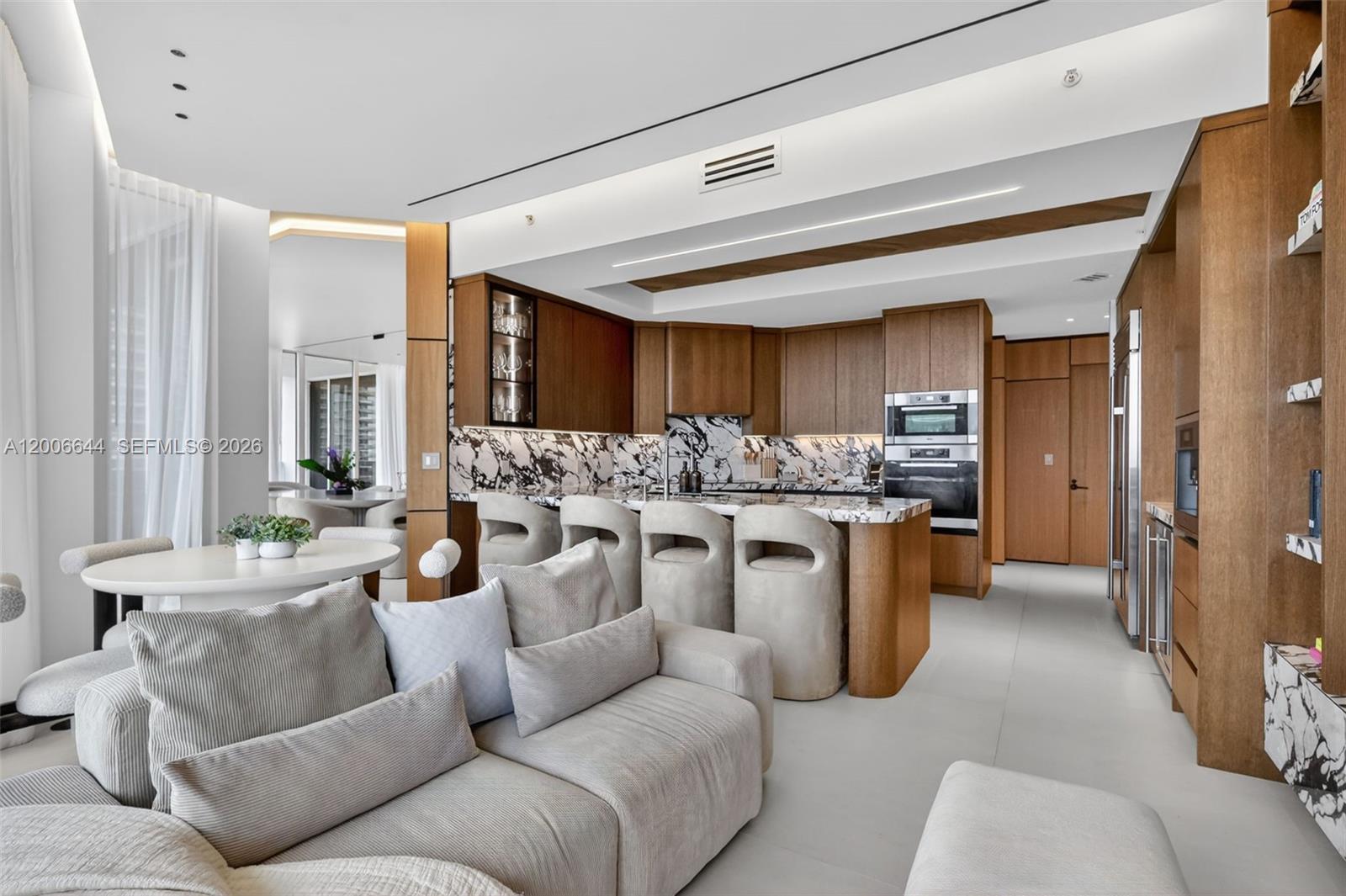 4100 Island Blvd #904 Aventura, FL 33160