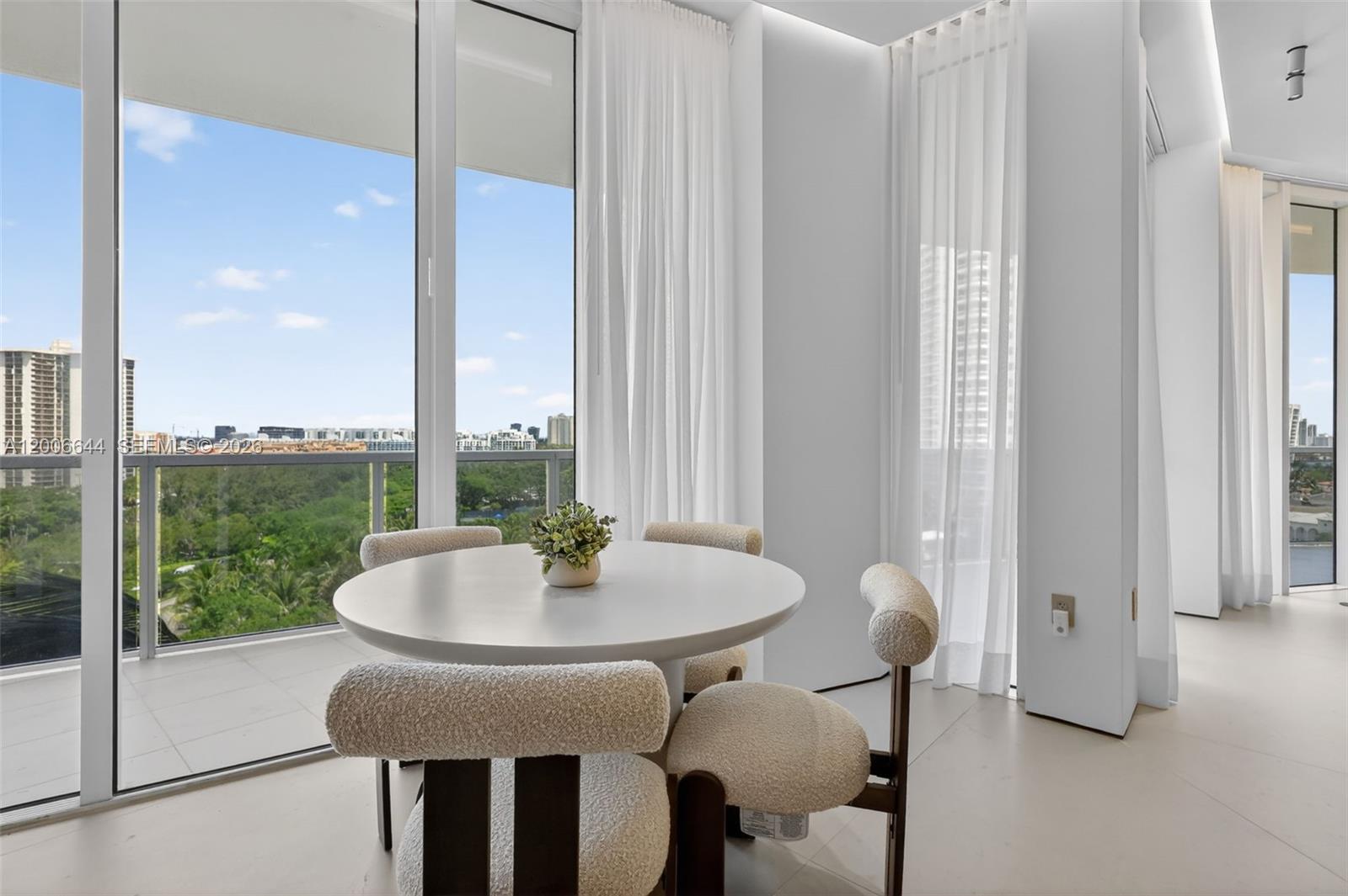 4100 Island Blvd #904 Aventura, FL 33160