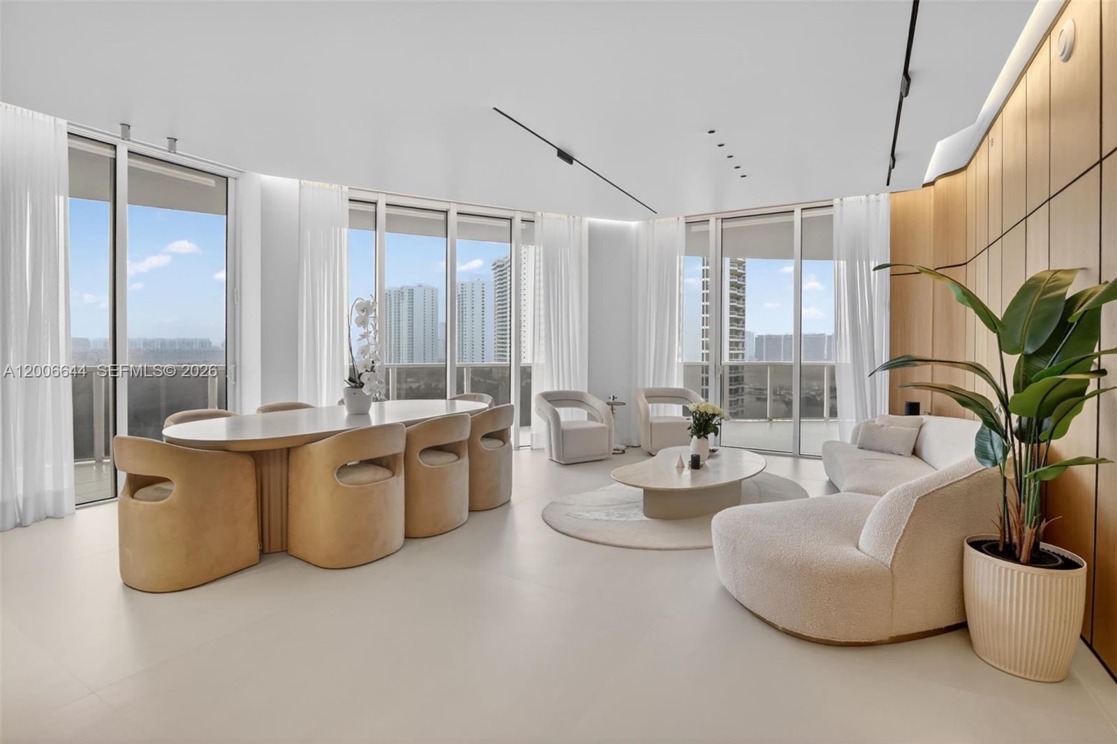 4100 Island Blvd #904 Aventura, FL 33160