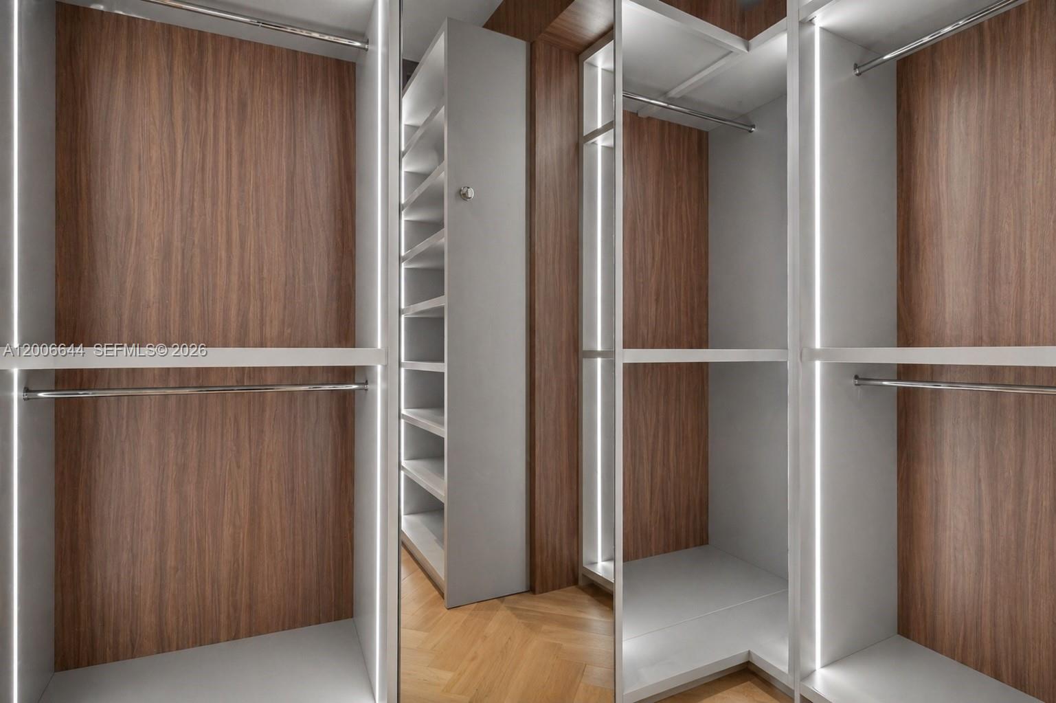 4100 Island Blvd #904 Aventura, FL 33160