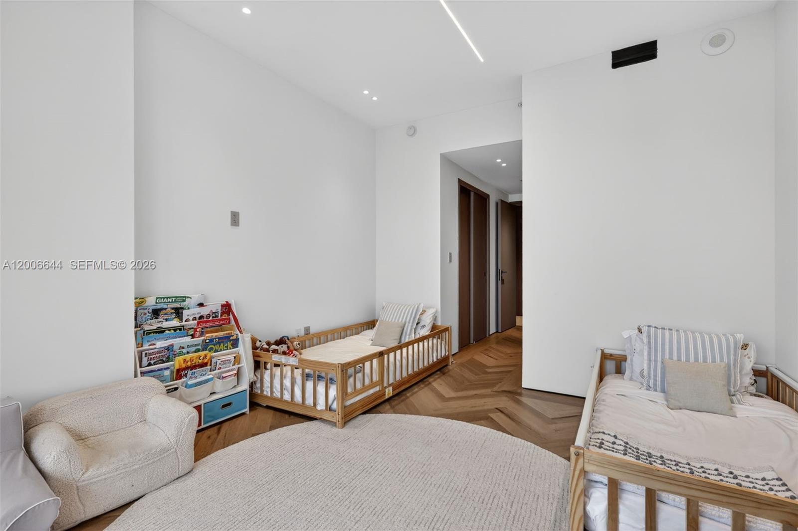 4100 Island Blvd #904 Aventura, FL 33160