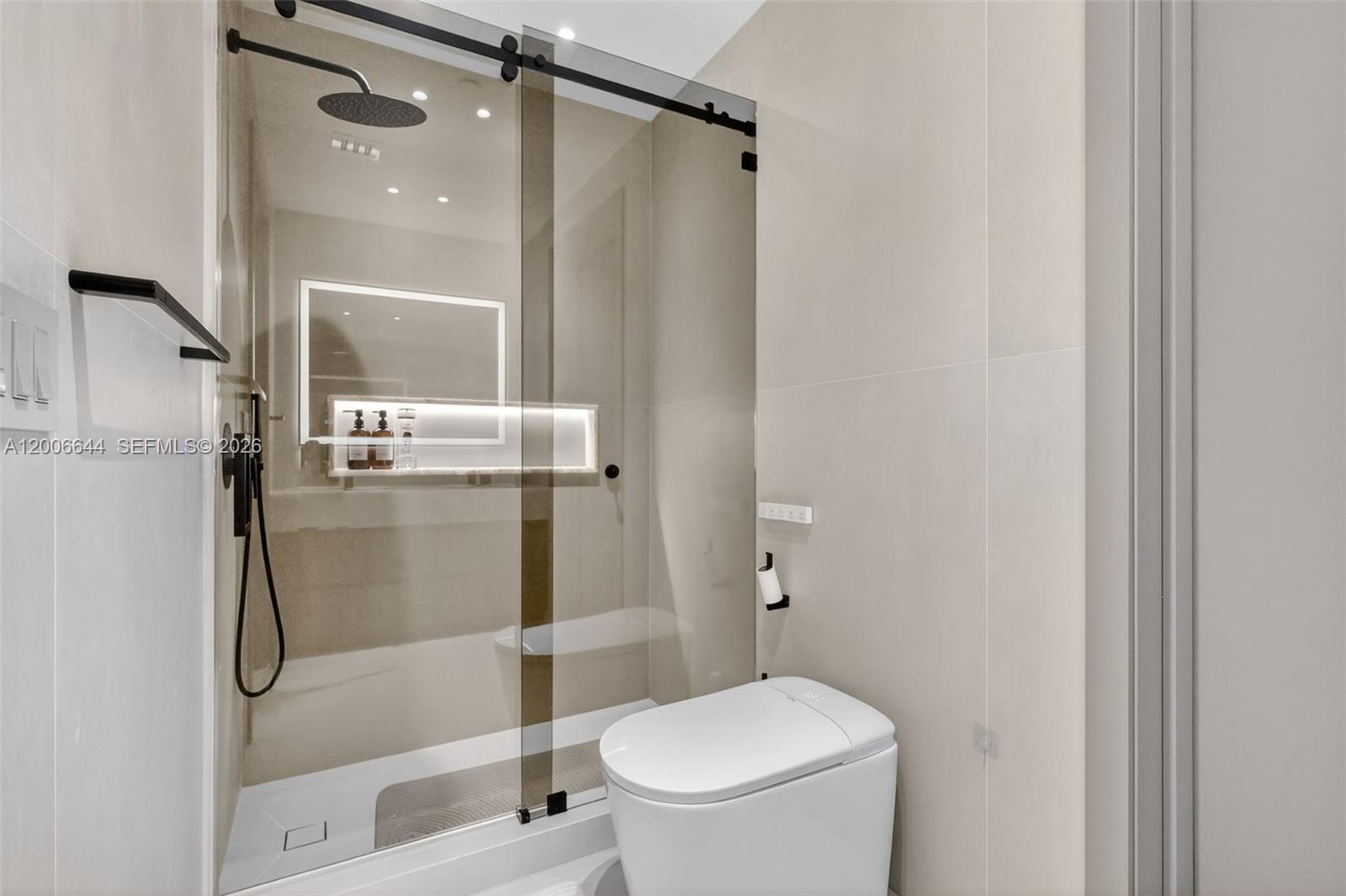 4100 Island Blvd #904 Aventura, FL 33160