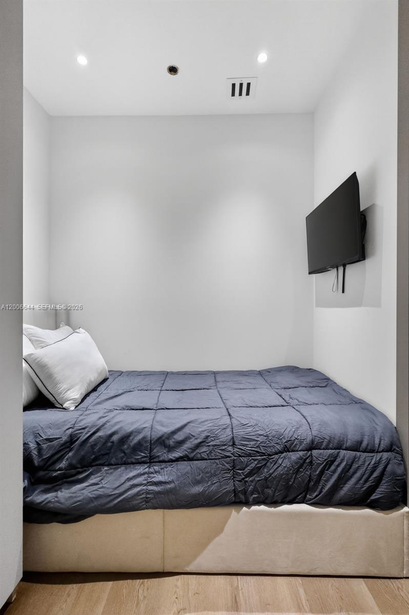 4100 Island Blvd #904 Aventura, FL 33160