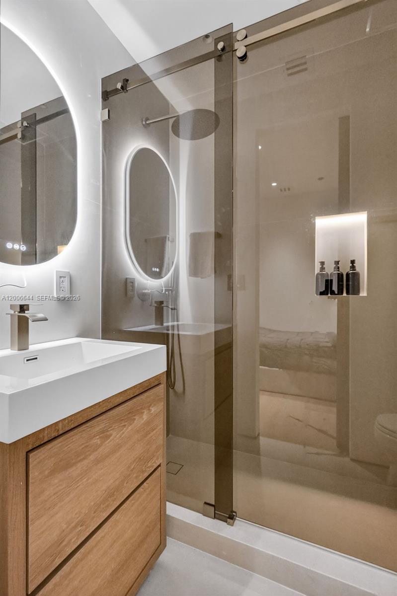 4100 Island Blvd #904 Aventura, FL 33160