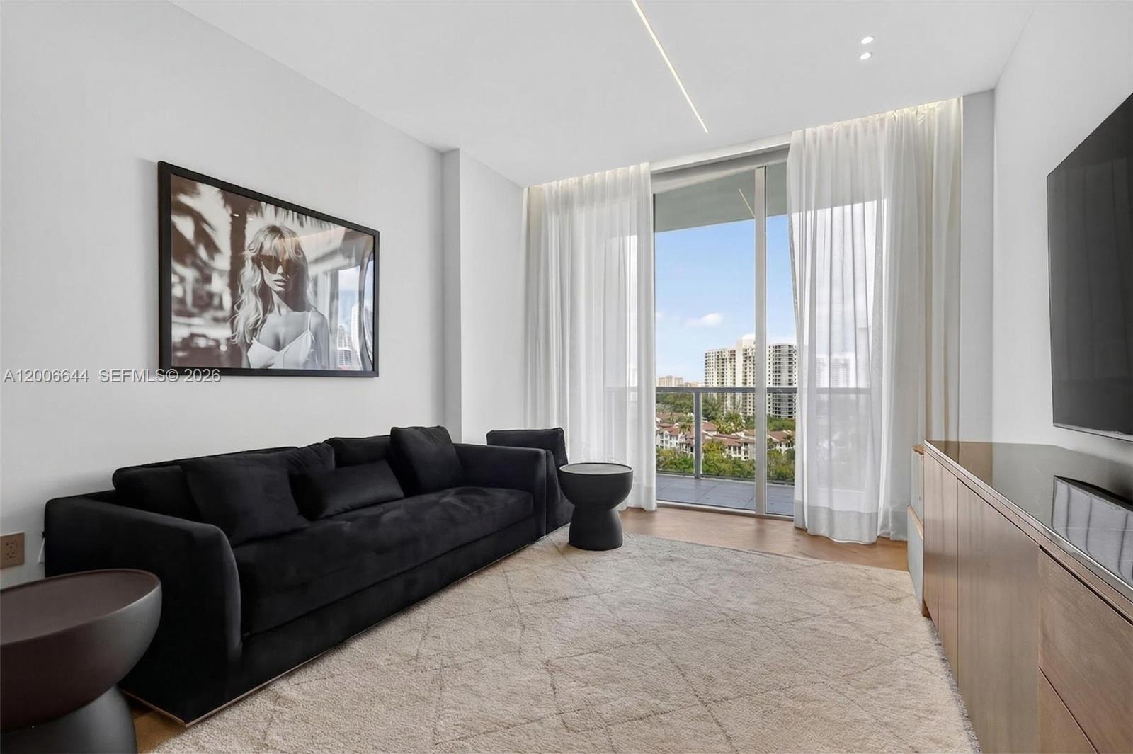 4100 Island Blvd #904 Aventura, FL 33160