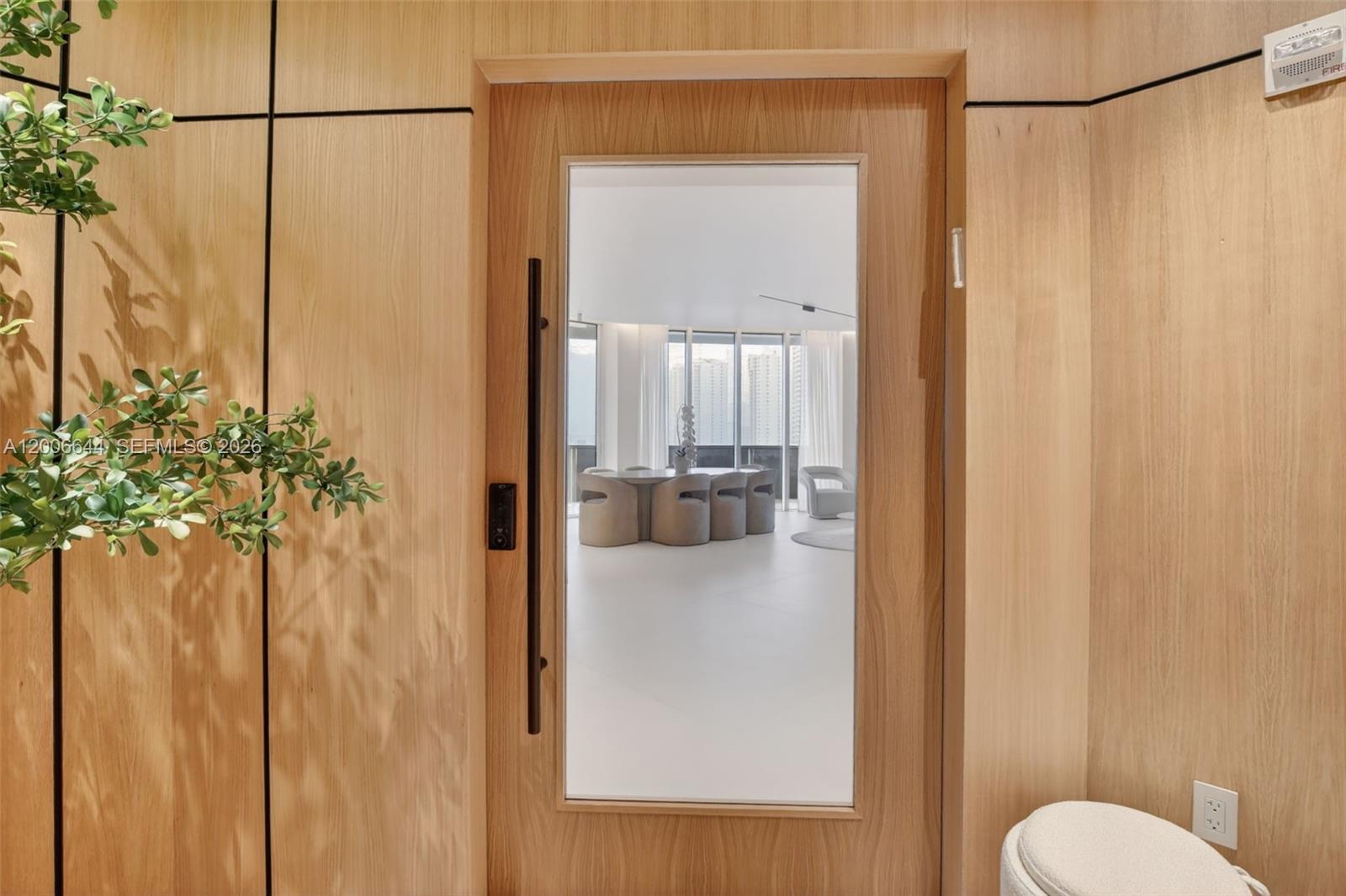 4100 Island Blvd #904 Aventura, FL 33160