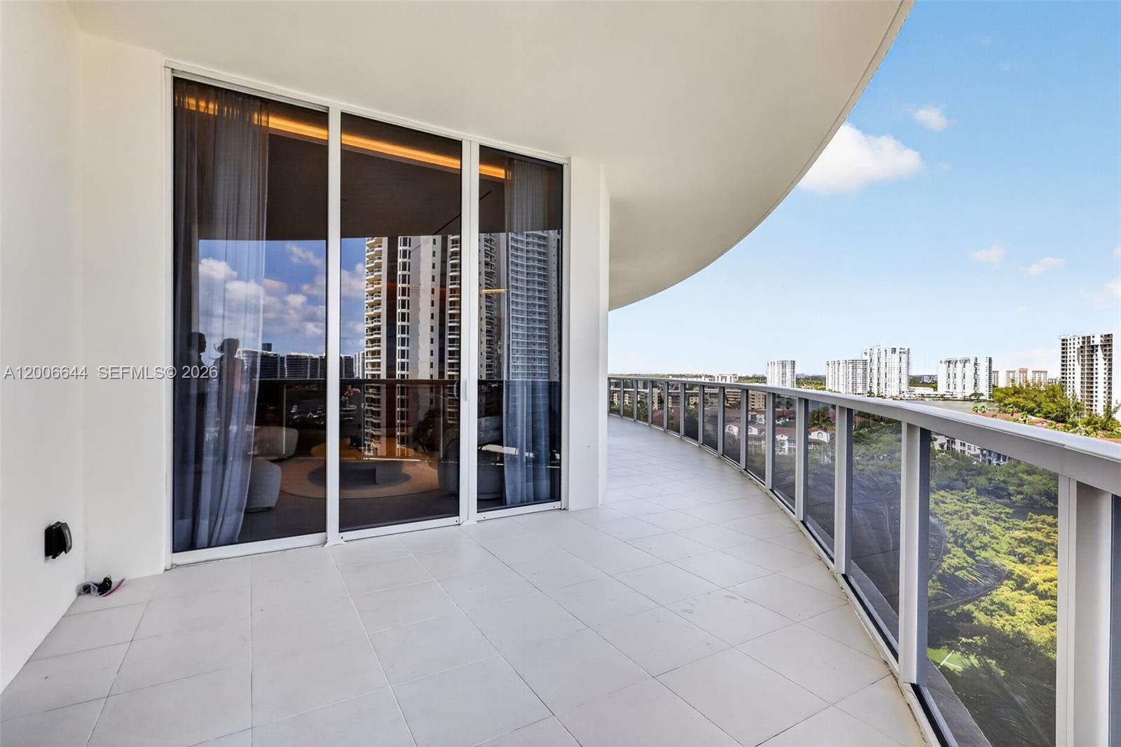 4100 Island Blvd #904 Aventura, FL 33160