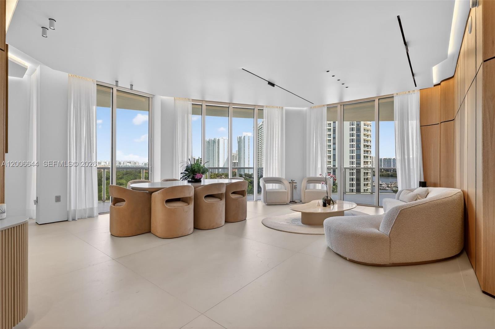 4100 Island Blvd #904 Aventura, FL 33160